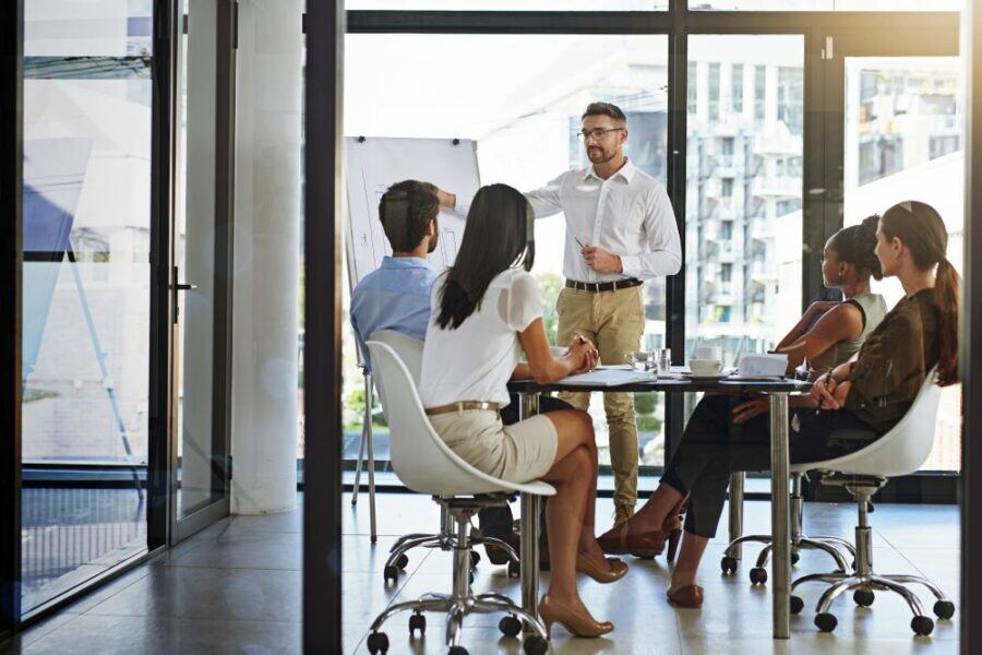 2024-July-MANAGER-Coaching-Moment-Image-900x600